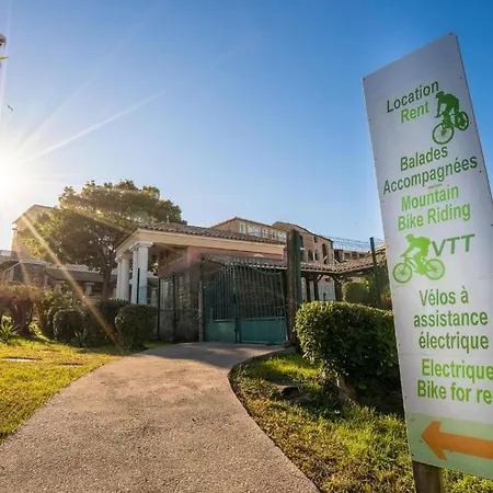 4/5 Personnes Vue Piscine Et Montagne Cap Esterel Pierre Et Vacance Nature Et Sport 아파트