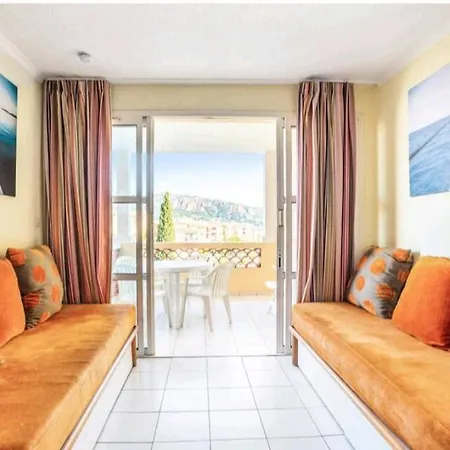 4/5 Personnes Vue Piscine Et Montagne Cap Esterel Pierre Et Vacance Nature Et Sport