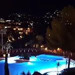 4/5 Personnes Vue Piscine Et Montagne Cap Esterel Pierre Et Vacance Nature Et Sport