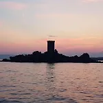 4/5 Personnes Vue Piscine Et Montagne Cap Esterel Pierre Et Vacance Nature Et Sport *