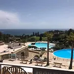 4/5 Personnes Vue Piscine Et Montagne Cap Esterel Pierre Et Vacance Nature Et Sport Apartment Saint-Raphaël