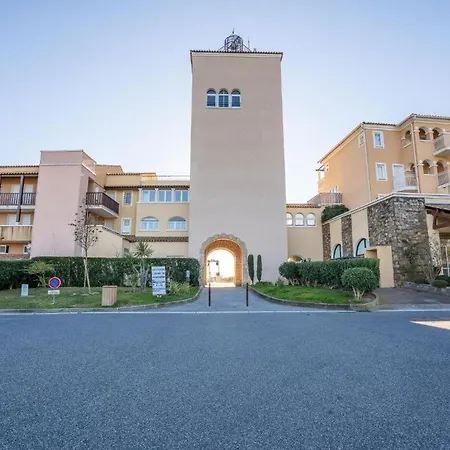 4/5 Personnes Vue Piscine Et Montagne Cap Esterel Pierre Et Vacance Nature Et Sport *