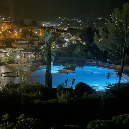 4/5 Personnes Vue Piscine Et Montagne Cap Esterel Pierre Et Vacance Nature Et Sport * Saint-Raphael (Var)