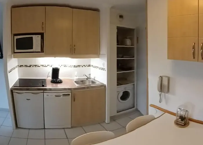 4/5 Personnes Vue Piscine Et Montagne Cap Estérel Pierre Et Vacance Nature Et Sport Apartamento *