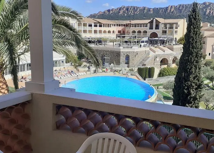 Apartman 4/5 Personnes Vue Piscine Et Montagne Cap Esterel Pierre Et Vacance Nature Et Sport *