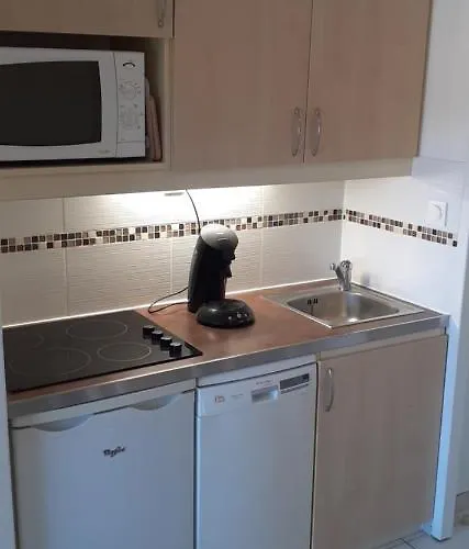 4/5 Personnes Vue Piscine Et Montagne Cap Esterel Pierre Et Vacance Nature Et Sport Saint-Raphaël