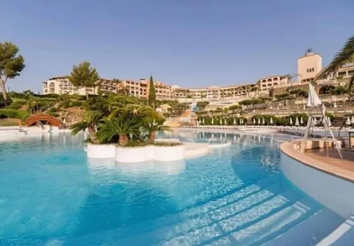 4/5 Personnes Vue Piscine Et Montagne Cap Esterel Pierre Et Vacance Nature Et Sport Saint-Raphaël
