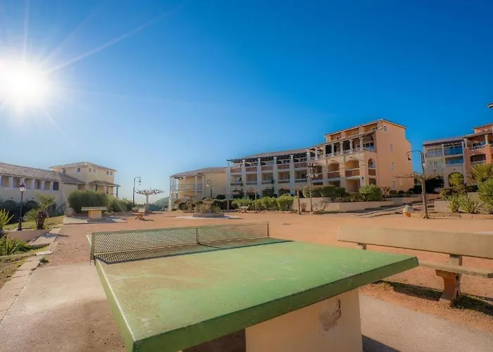 4/5 Personnes Vue Piscine Et Montagne Cap Esterel Pierre Et Vacance Nature Et Sport Apartman *