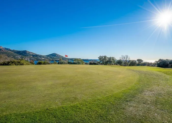 Apartman 4/5 Personnes Vue Piscine Et Montagne Cap Esterel Pierre Et Vacance Nature Et Sport *