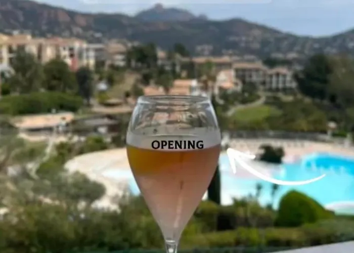 Apartman 4/5 Personnes Vue Piscine Et Montagne Cap Esterel Pierre Et Vacance Nature Et Sport *