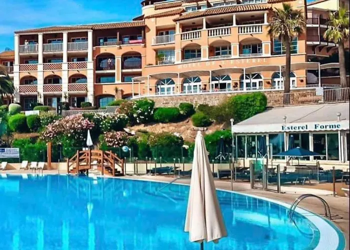 Apartman 4/5 Personnes Vue Piscine Et Montagne Cap Esterel Pierre Et Vacance Nature Et Sport *