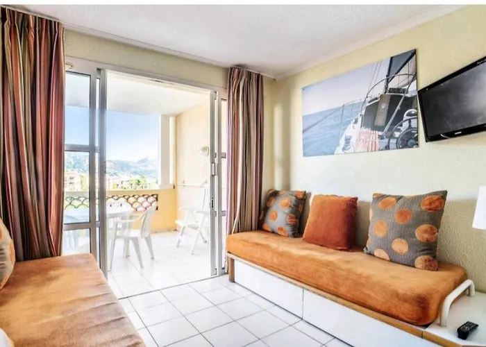 4/5 Personnes Vue Piscine Et Montagne Cap Estérel Pierre Et Vacance Nature Et Sport Saint-Raphaël